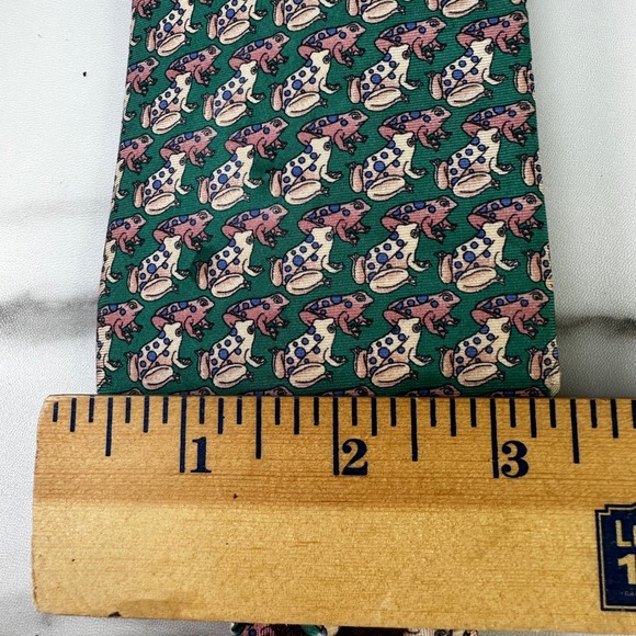 PINK LONDON Green Frog Pattern 100% Silk Men's Neck Tie Business Menswear Preppy - Picture 4 of 4